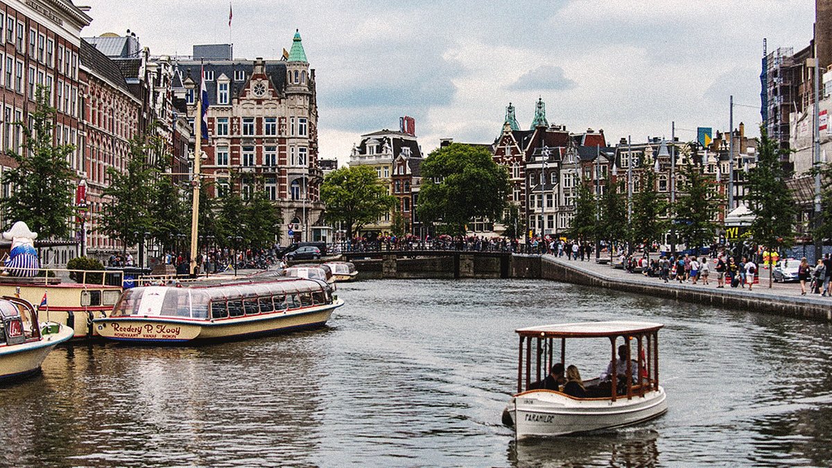 10 Best Things to Do in Amsterdam For Travelers