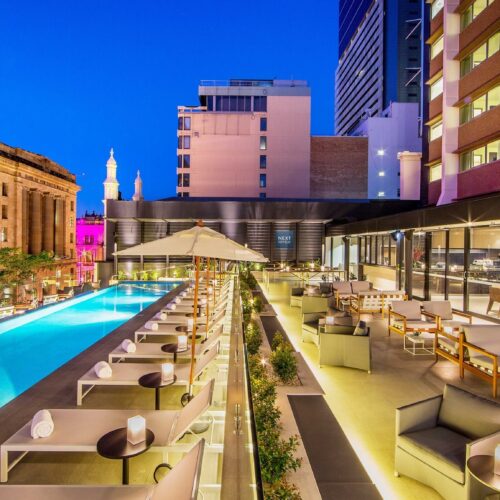 Top Places for Cheap Hostels & 5-Star Hotels in Brisbane